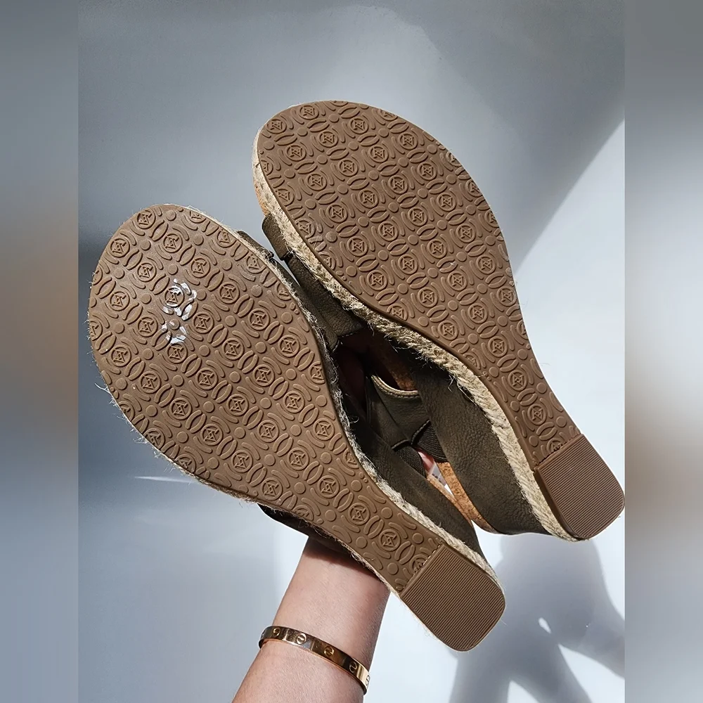 Adrienne Vittadini Tilly Wedge Sandals - Picture 3 of 4